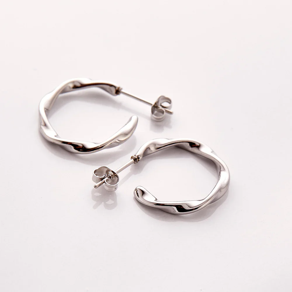 Qamar Hiba Hoop Earrings - Image 4