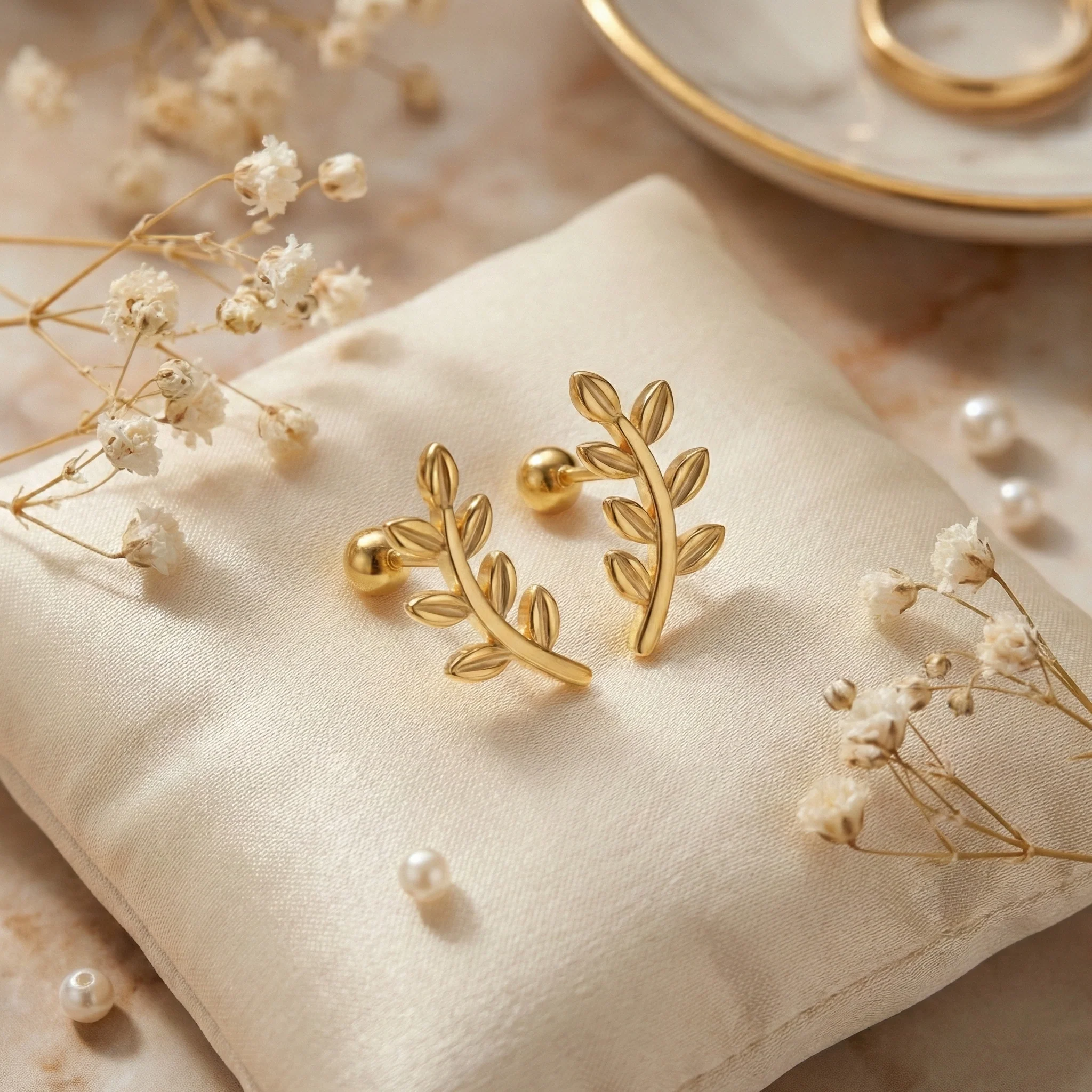 Qamar Sakinah Leaf Earrings - Image 3